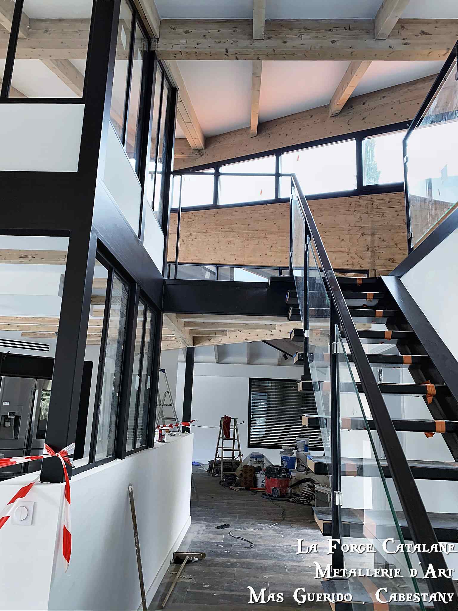 escalier en fer avec rampant avec verres forge catalane.jpg